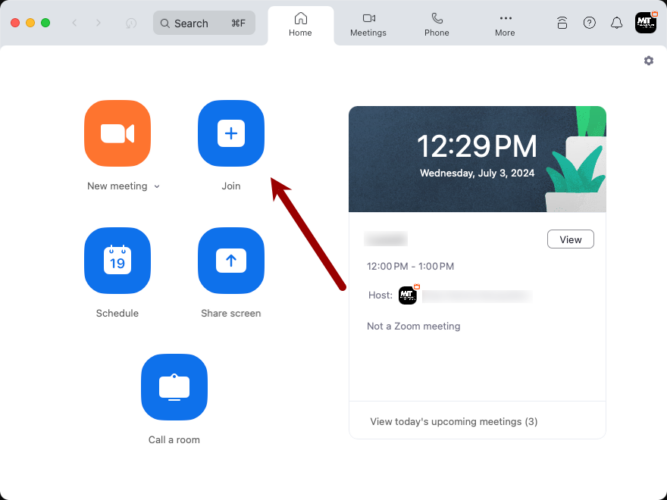 Screenshot of the Zoom main app interface with an arrow pointing to the join button